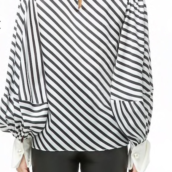 A statement piece - Picture 2 of 3